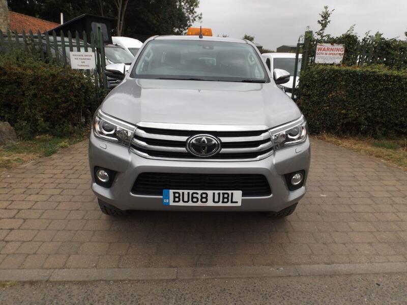 TOYOTA HILUX