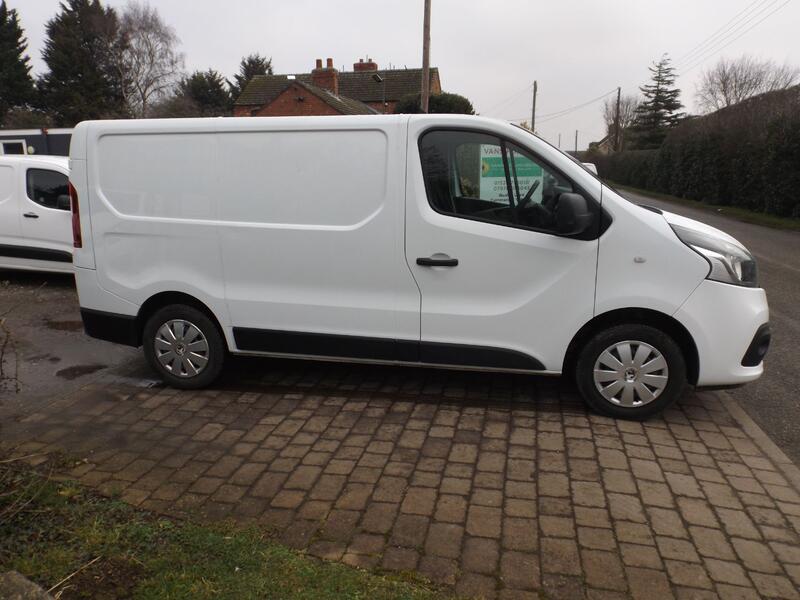 RENAULT TRAFIC