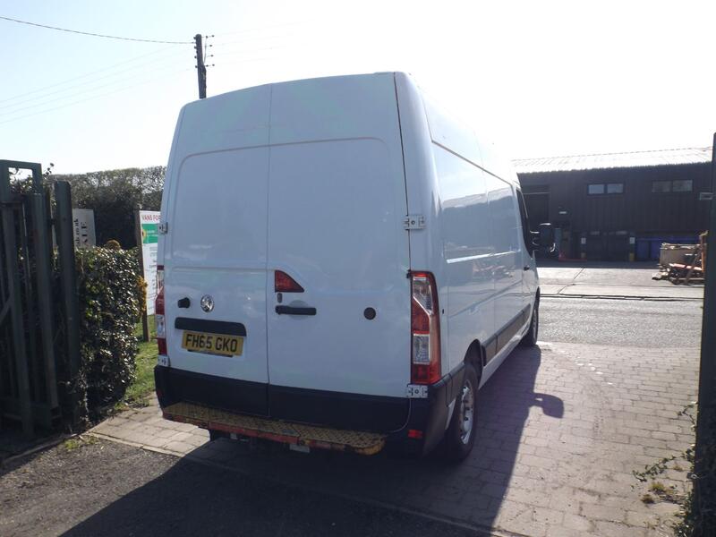 VAUXHALL MOVANO