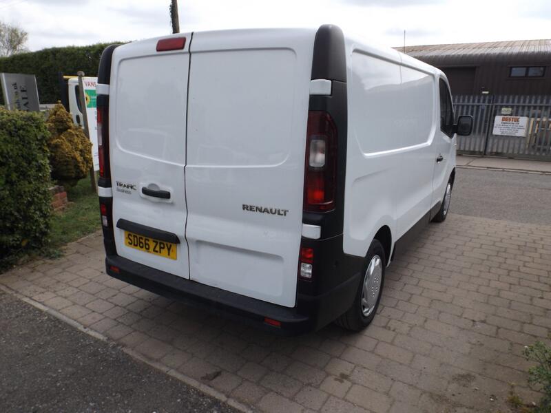 RENAULT TRAFIC