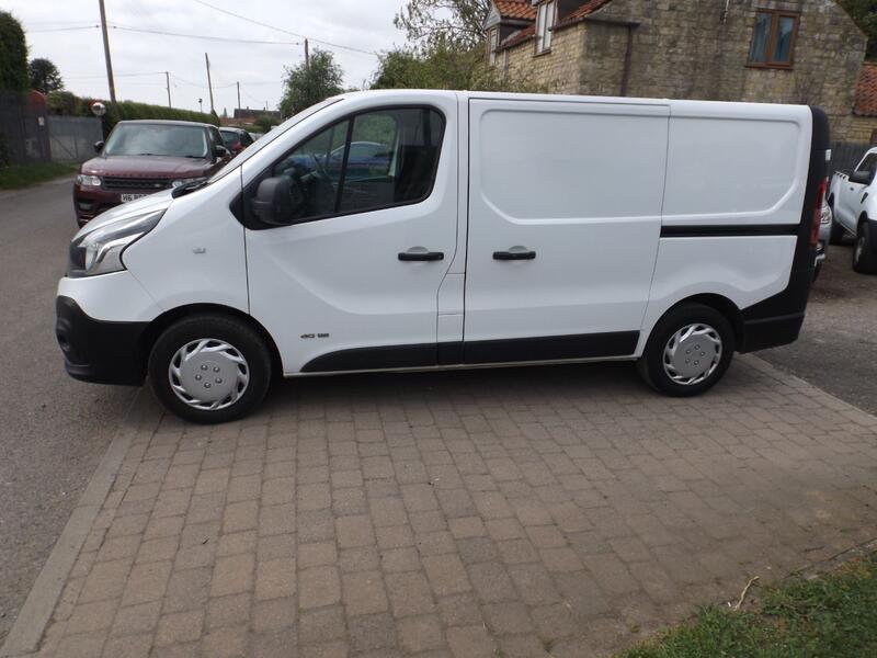 RENAULT TRAFIC